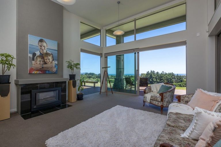 Photo of property in 187 Peka Peka Road, Peka Peka, Waikanae, 5391