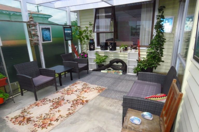 Photo of property in 86 Wakefield Street, Westport, 7825