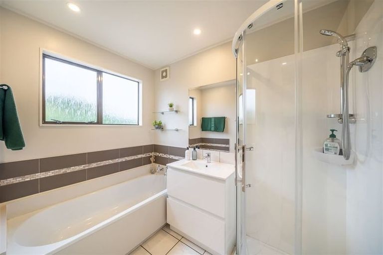 Photo of property in 86 Mercury Way, Whitby, Porirua, 5024