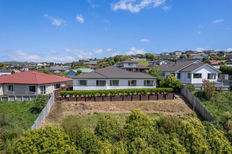 Photo of property in 47 Te Puia Drive, Aotea, Porirua, 5024