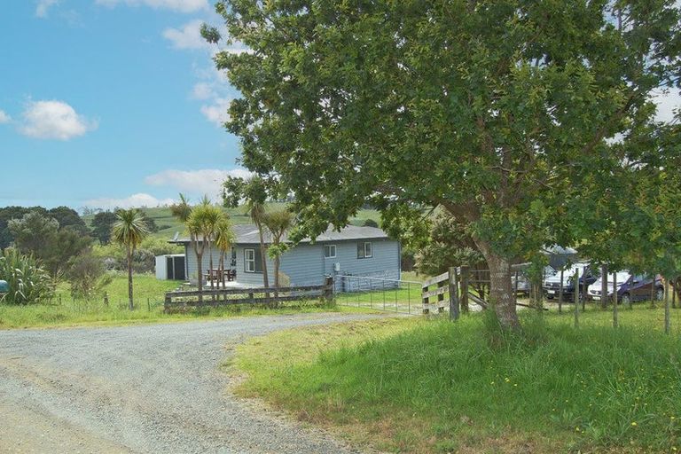 Photo of property in 17 Ranganui Road, Kaiwaka, 0573