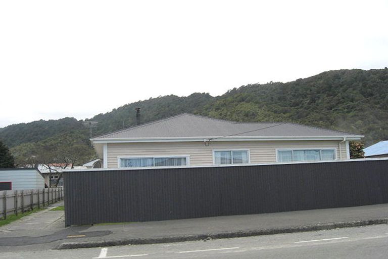 Photo of property in 129 Bright Street, Cobden, Greymouth, 7802