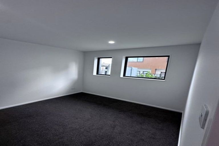 Photo of property in 14 Raupeti Lane, Henderson, Auckland, 0612