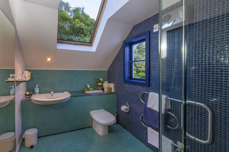 Photo of property in 28 Burma Road, Khandallah, Wellington, 6035