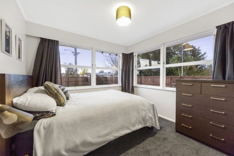 Photo of property in 18 Braid Road, St Andrews, Hamilton, 3200