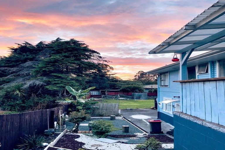 Photo of property in 23 Epping Road, Henderson, Auckland, 0610