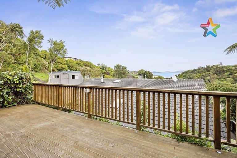 Photo of property in 95 Dowse Drive, Maungaraki, Lower Hutt, 5010