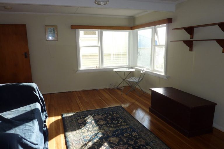 Photo of property in 74 Mitchell Street, Brooklyn, Wellington, 6021
