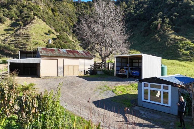 Photo of property in 254 Mangaonga Road, Ahititi, Urenui, 4378