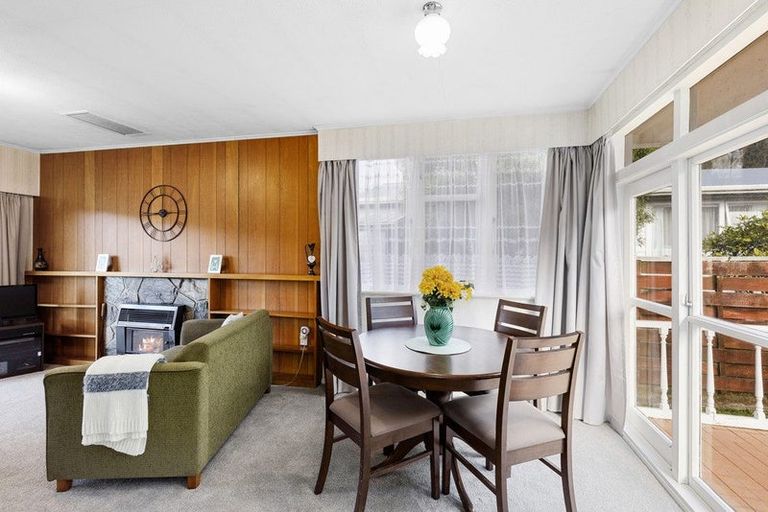Photo of property in 170 George Street, Stokes Valley, Lower Hutt, 5019
