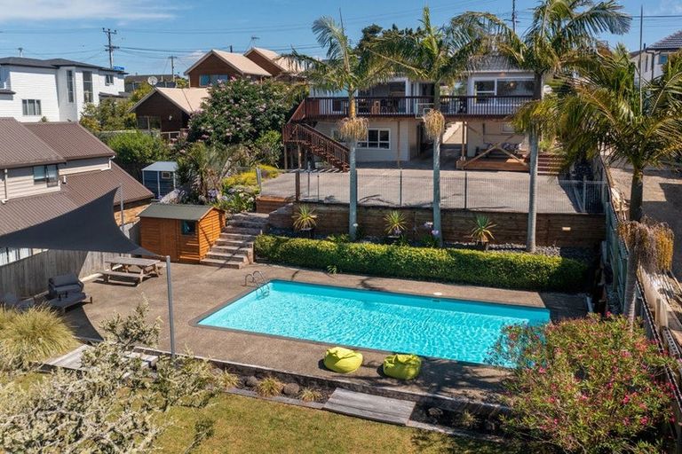 Photo of property in 61 Carlisle Road, Torbay, Auckland, 0630