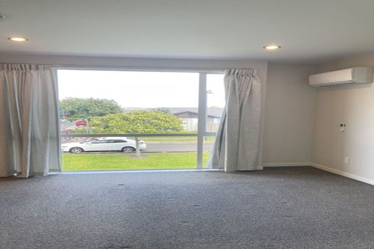 Photo of property in 19 Popokatea Drive, Takanini, 2112