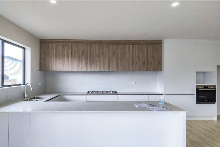 Photo of property in 8 Ahorangi Road, Silverdale, 0932