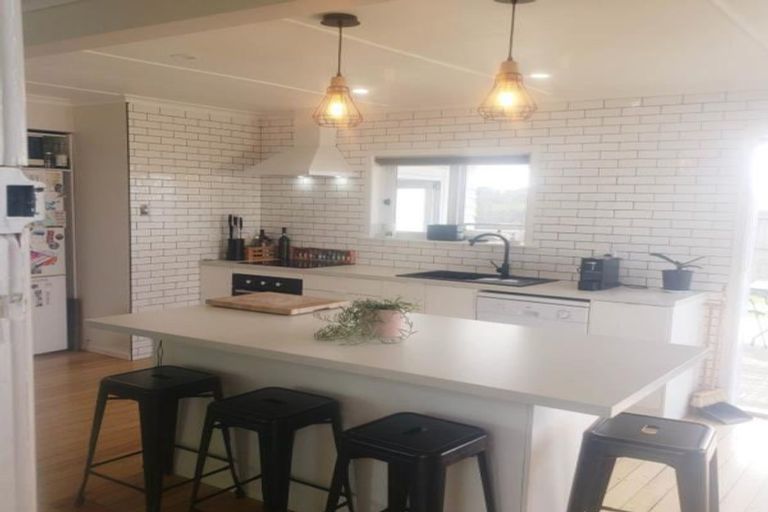 Photo of property in 1137 Devon Road, Bell Block, New Plymouth, 4373