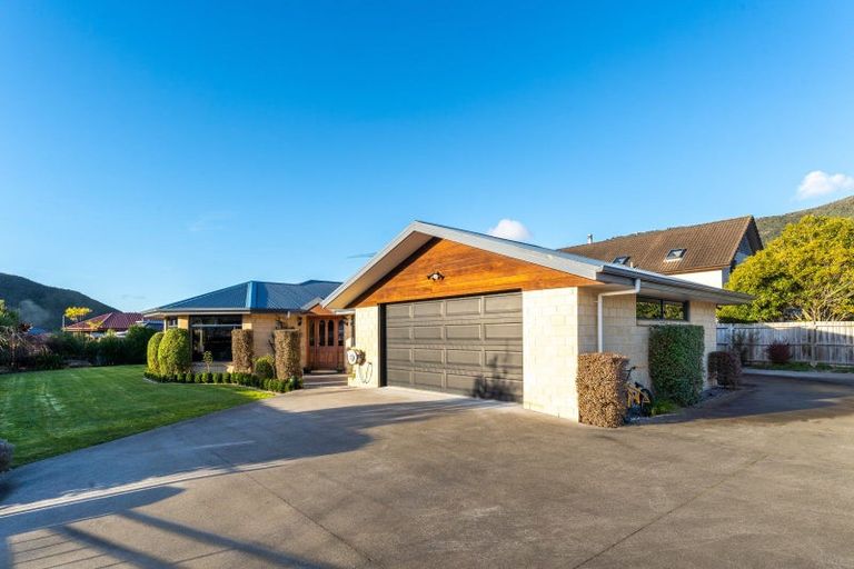 Photo of property in 6 Admiralty Place, Waikawa, Picton, 7220