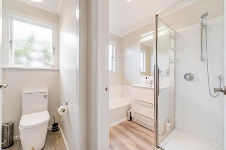 Photo of property in 86 Tirohanga Road, Tirohanga, Lower Hutt, 5010