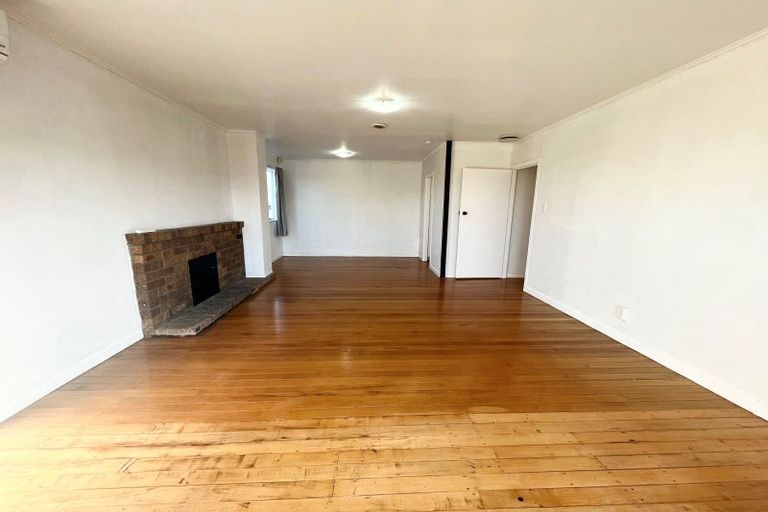 Photo of property in 5 Kokiri Street, Te Atatu South, Auckland, 0610