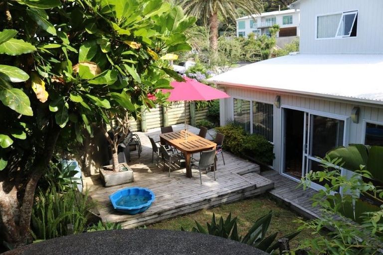 Photo of property in 18 Rewa Place, Russell, 0202