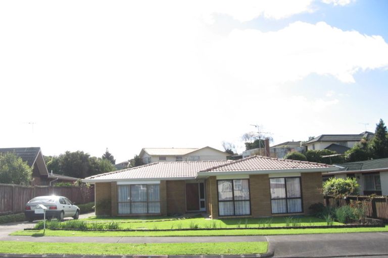 Photo of property in 25 Beechdale Crescent, Pakuranga Heights, Auckland, 2010