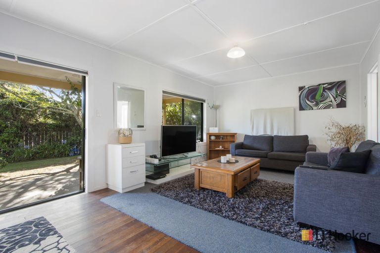 Photo of property in 50 Hillview Road, Waihi Beach, 3611