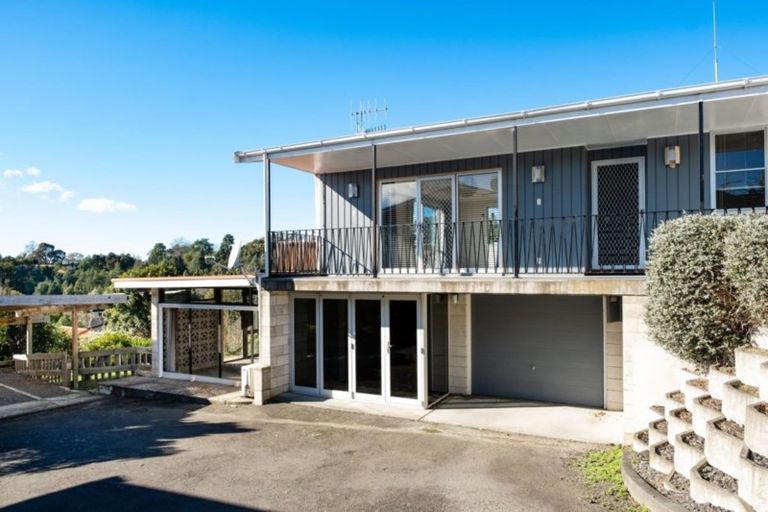 Photo of property in 25 Tauroa Road, Havelock North, 4130