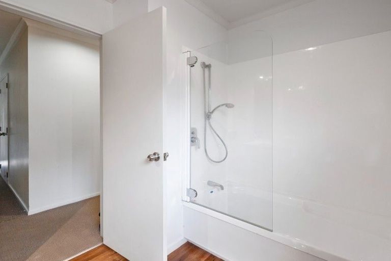 Photo of property in 1 Botanical Heights Drive, Waipahihi, Taupo, 3330