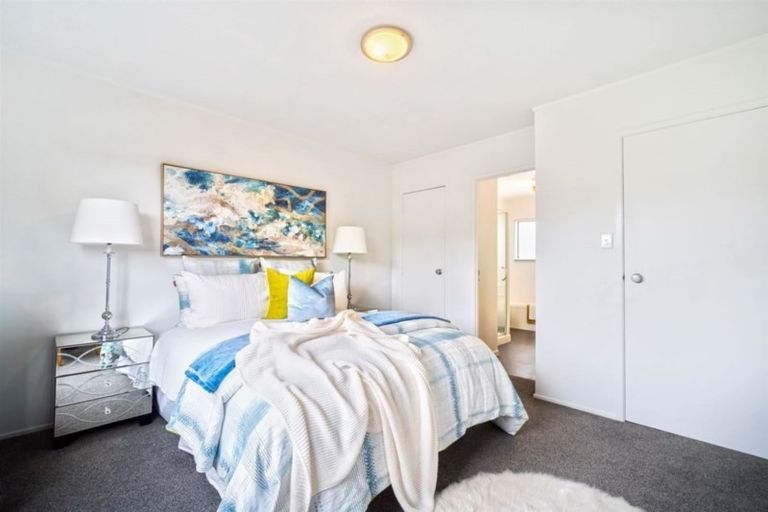 Photo of property in 2/9a Kitewao Street, Northcote, Auckland, 0627