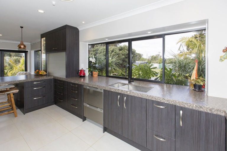 Photo of property in 36 Ripiro Drive, Baylys Beach, Dargaville, 0377