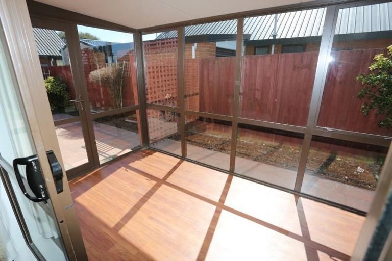 Photo of property in 8 Farm Lane, Parklands, Christchurch, 8083