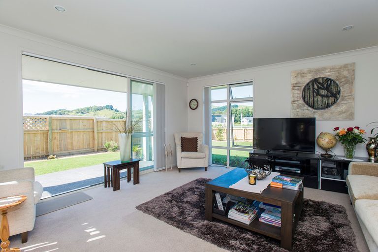 Photo of property in 1 Hamilton Drive, Wainui, Gisborne, 4010