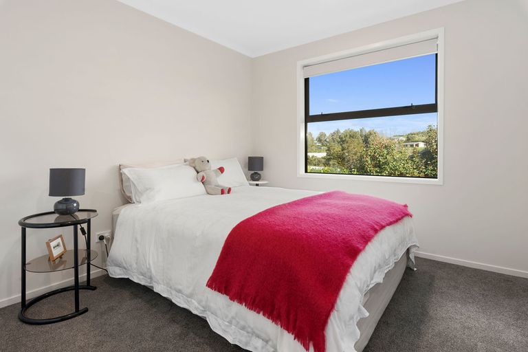 Photo of property in 4 Laly Haddon Place, Matakana, Warkworth, 0985