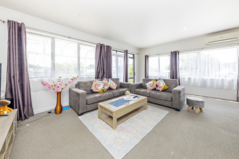 Photo of property in 3 Mataura Place, Clover Park, Auckland, 2019