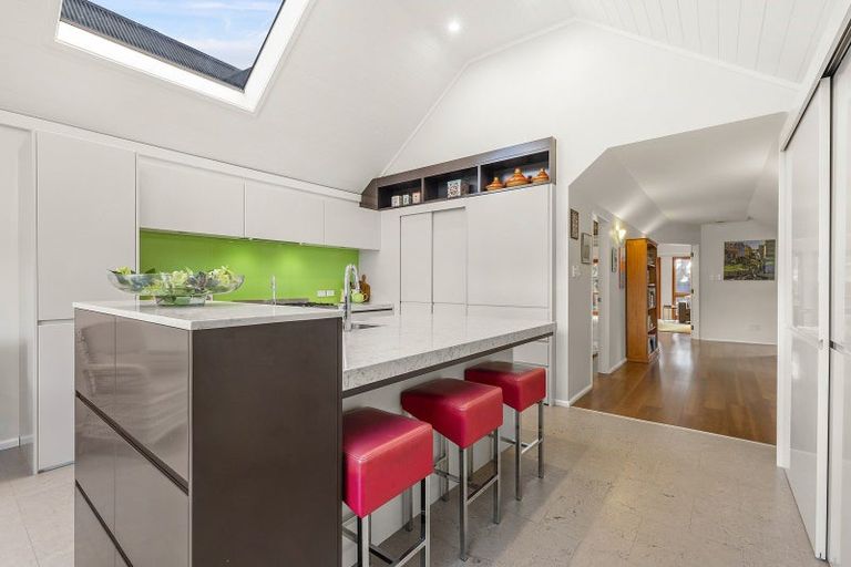 Photo of property in 30 Burnham Street, Seatoun, Wellington, 6022