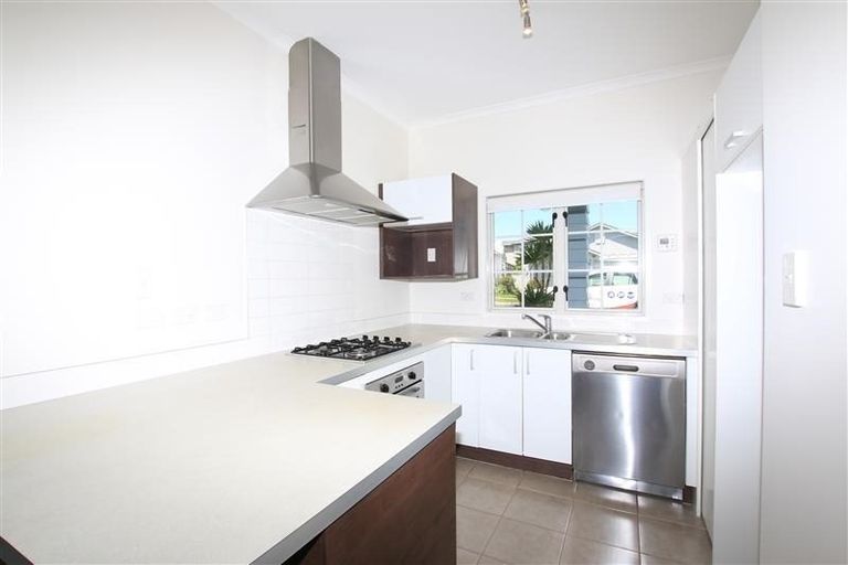Photo of property in 6 Mulvaney Crescent, Henderson, Auckland, 0612