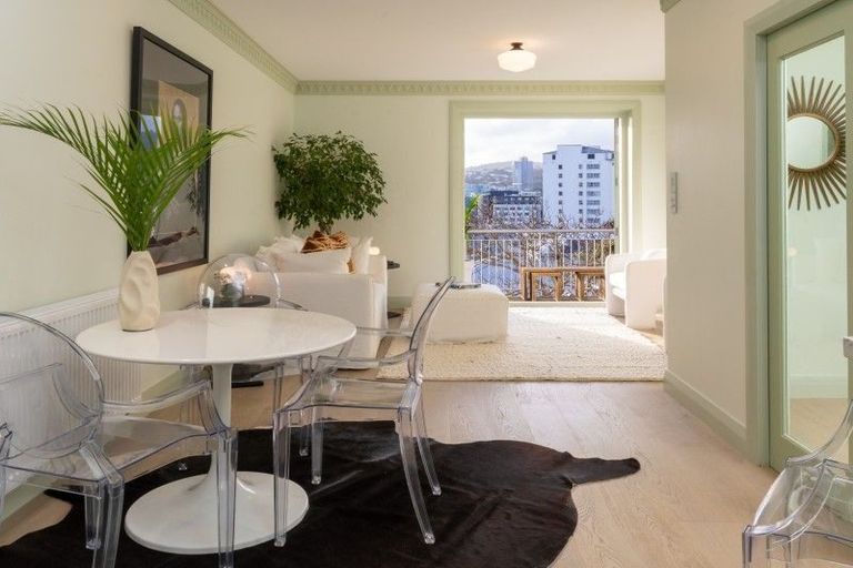 Photo of property in Hamilton Flats, 9a Hawker Street, Mount Victoria, Wellington, 6011