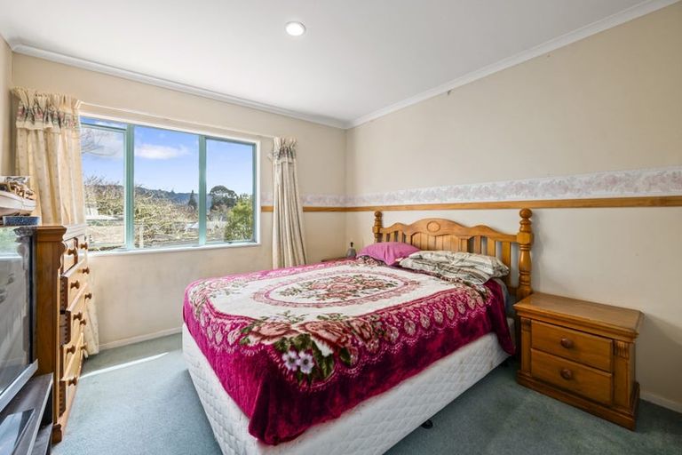 Photo of property in 30 Capricorn Place, Kawaha Point, Rotorua, 3010