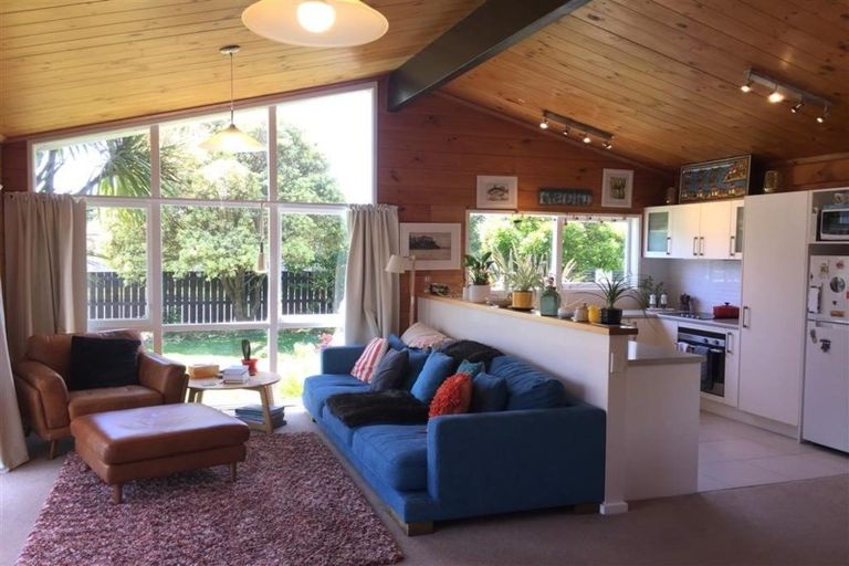 Photo of property in 62 Ngaio Road, Waikanae, 5036