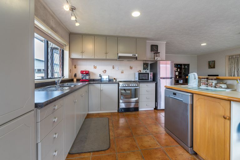 Photo of property in 11 Blanc Avenue, Fairfield, Dunedin, 9018