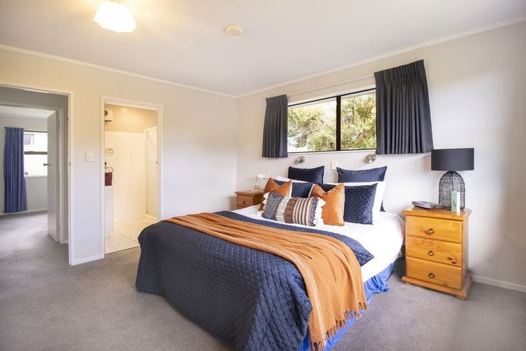 Photo of property in 47 Exploration Way, Whitby, Porirua, 5024