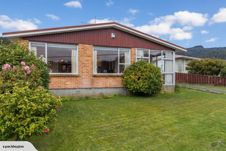 Photo of property in 301 Stokes Valley Road, Stokes Valley, Lower Hutt, 5019