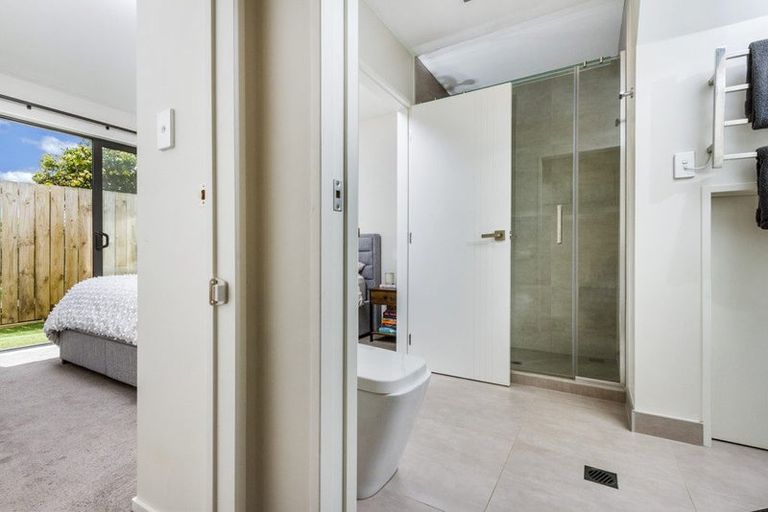 Photo of property in 35b Seon Place, Birkdale, Auckland, 0626