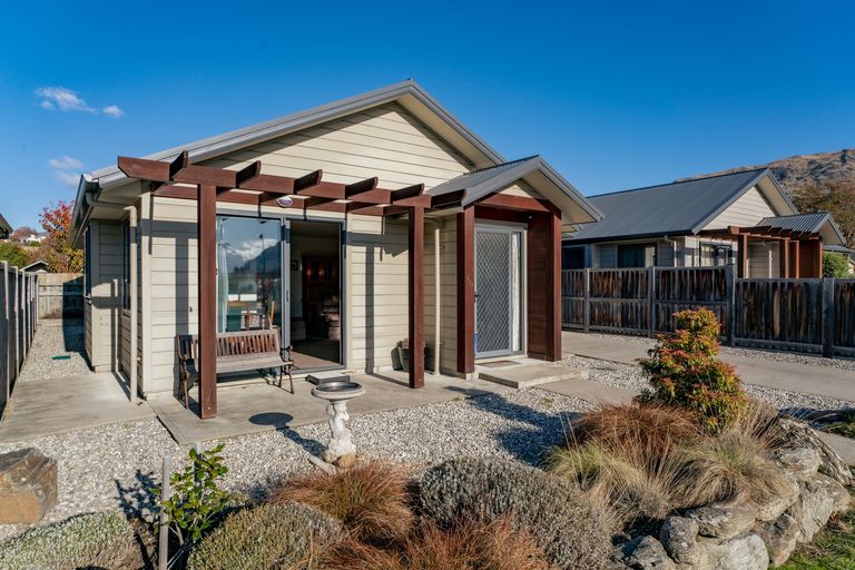 Photo of property in 206 Warren Street, Wanaka, 9305