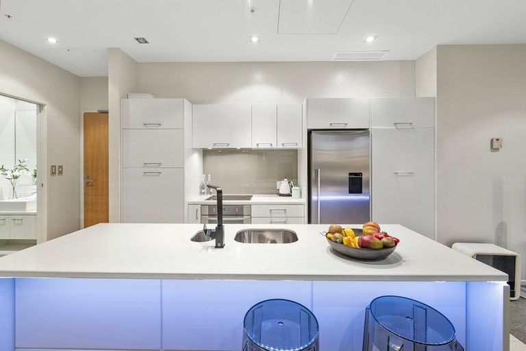 Photo of property in Sentinel Apartments, 1106/3 Northcroft Street, Takapuna, Auckland, 0622