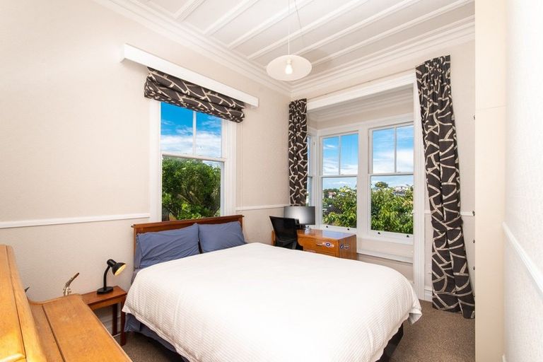 Photo of property in 18 Cobden Road, Bluff Hill, Napier, 4110