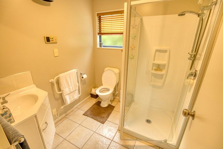 Photo of property in 9 Ranui Place, Moana, 7872