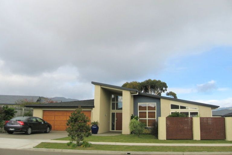 Photo of property in 3 Datum Way, Paraparaumu, 5032