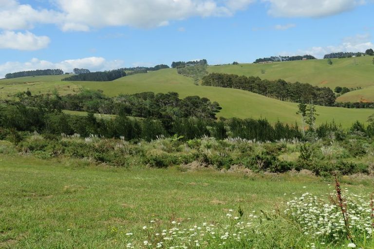 Photo of property in 24 Pekama Drive, Cable Bay, 0420