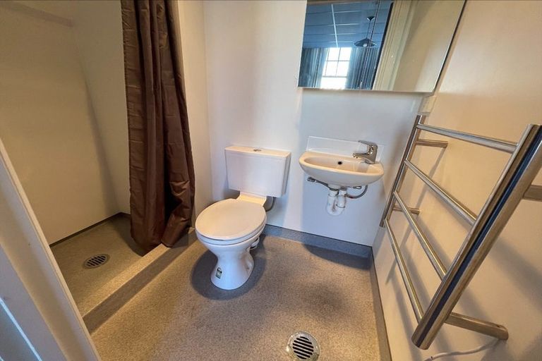 Photo of property in 5 Anzac Avenue, Dunedin Central, Dunedin, 9016