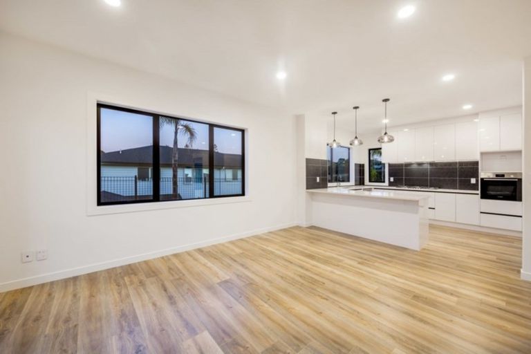 Photo of property in 4 Ahorangi Road, Silverdale, 0932