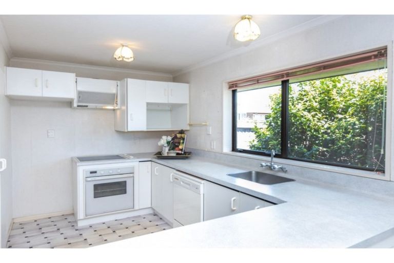 Photo of property in 61 Lowry Avenue, Redwood, Christchurch, 8051